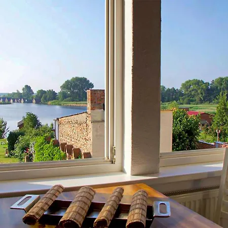 2 Bedroom Lovely In Apartment *