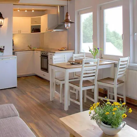 2 Bedroom Lovely In Apartment Röbel